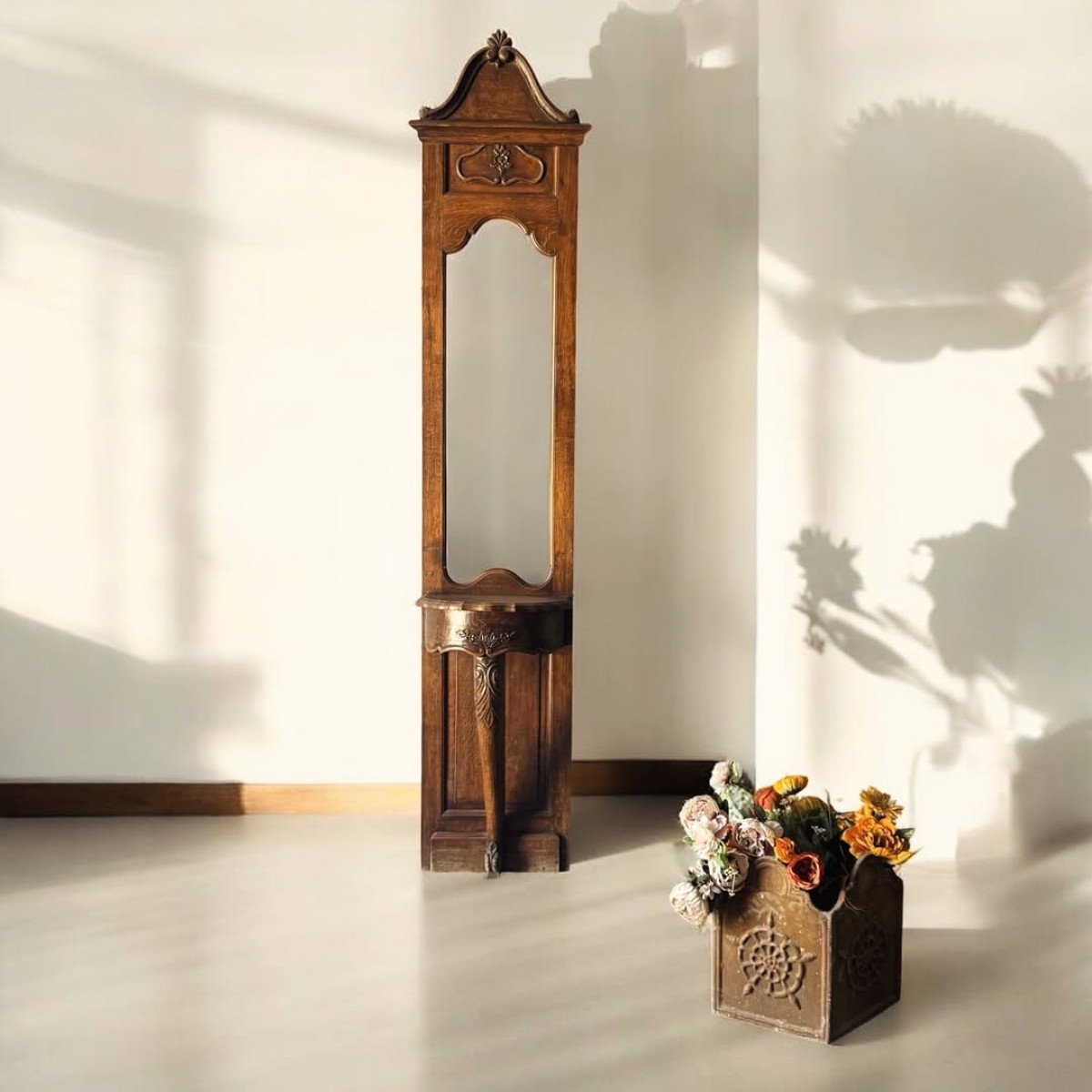 Fransız 1800’lerin Sonu XVI. Louis Stili Masif Meşe El Oyması Antre Aynası