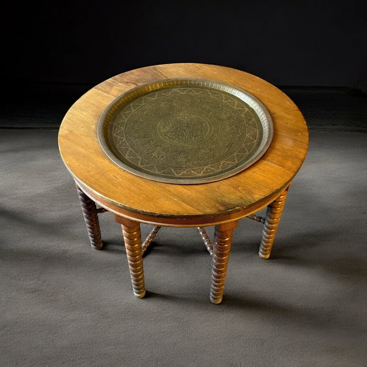 1970’ler Asya Üretimi Masif Ceviz ve Kalem İşçilikli Pirinç Sehpa