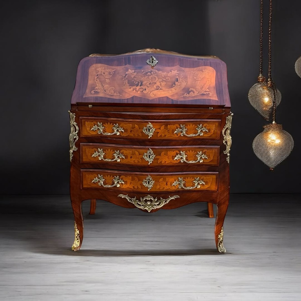 XV. Louis sitili duvar tipi yazı masası