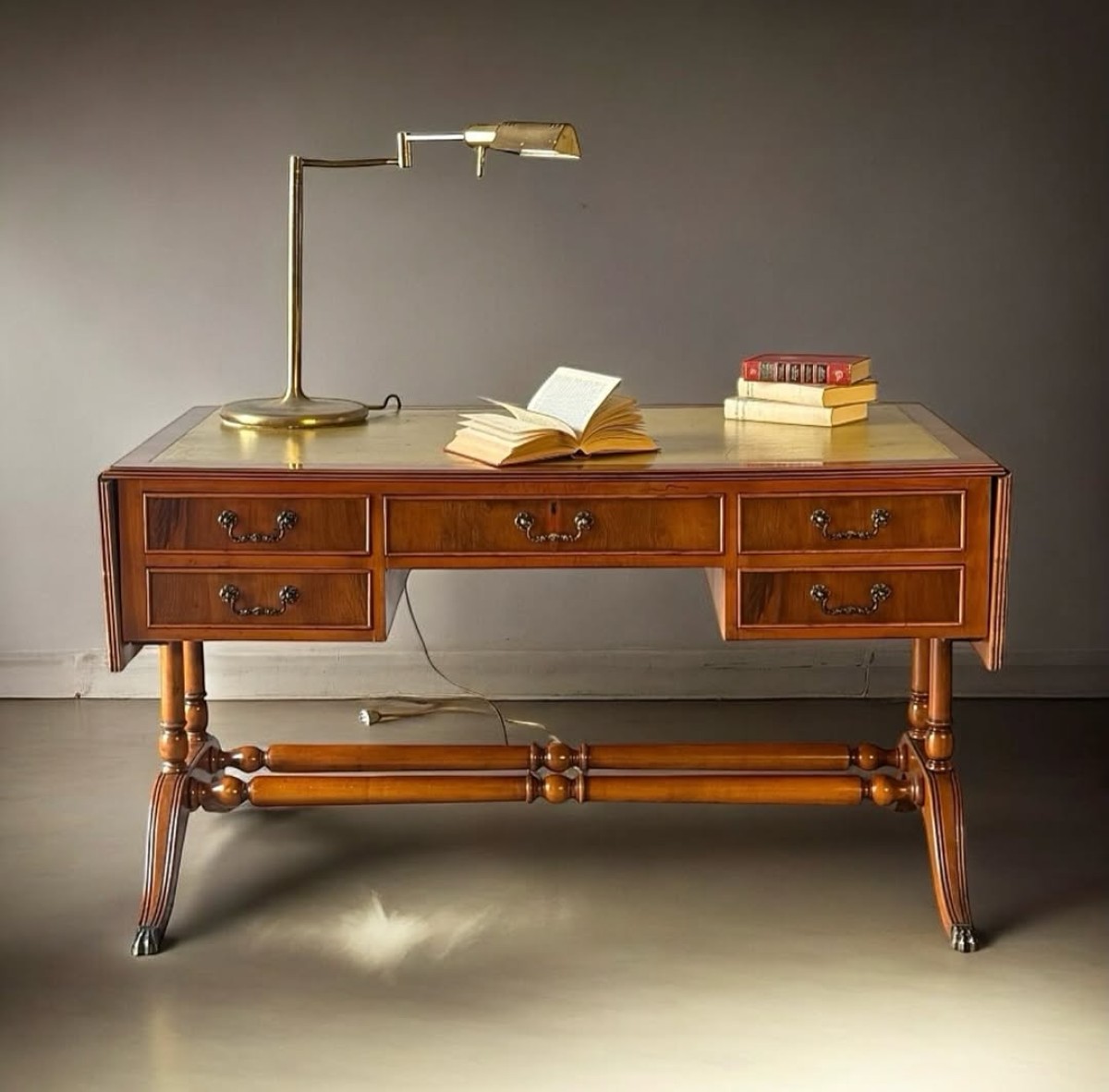 İngiliz Edwardian Stil Çalışma Masası