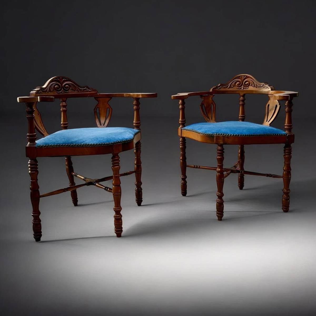 İngiliz 1890’lar Dönemi Köşe Sandalyesi