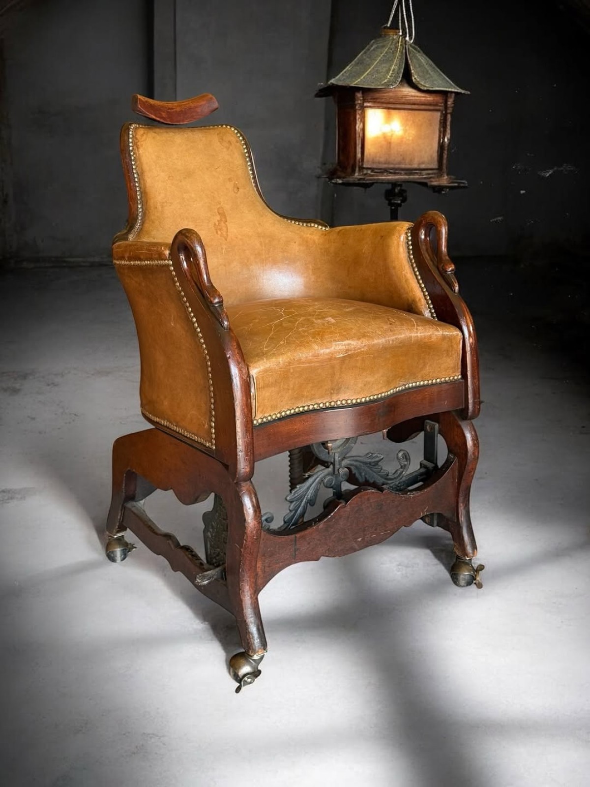 19. Yüzyıl İngiliz Dişçi Koltuğu