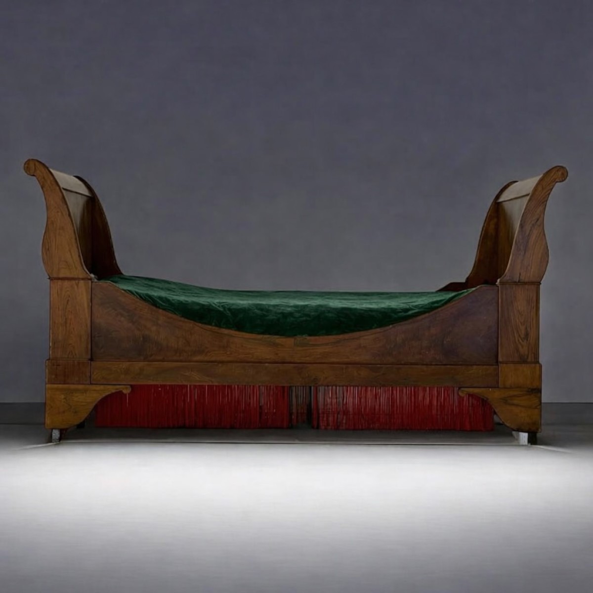 1800’lerin Sonlarından Masif Ceviz Daybed